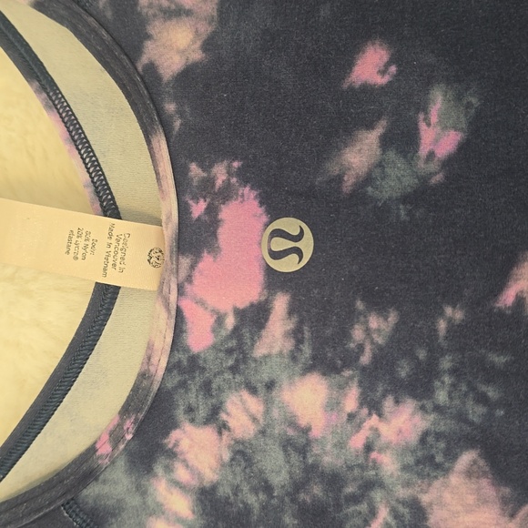 Lululemon Women's Tie-Dye Top - Picture 4 of 4
